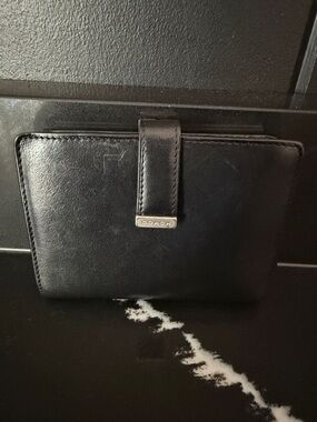 Coach Black Leather Kisslock Wallet Y2K Tab Closure Compact